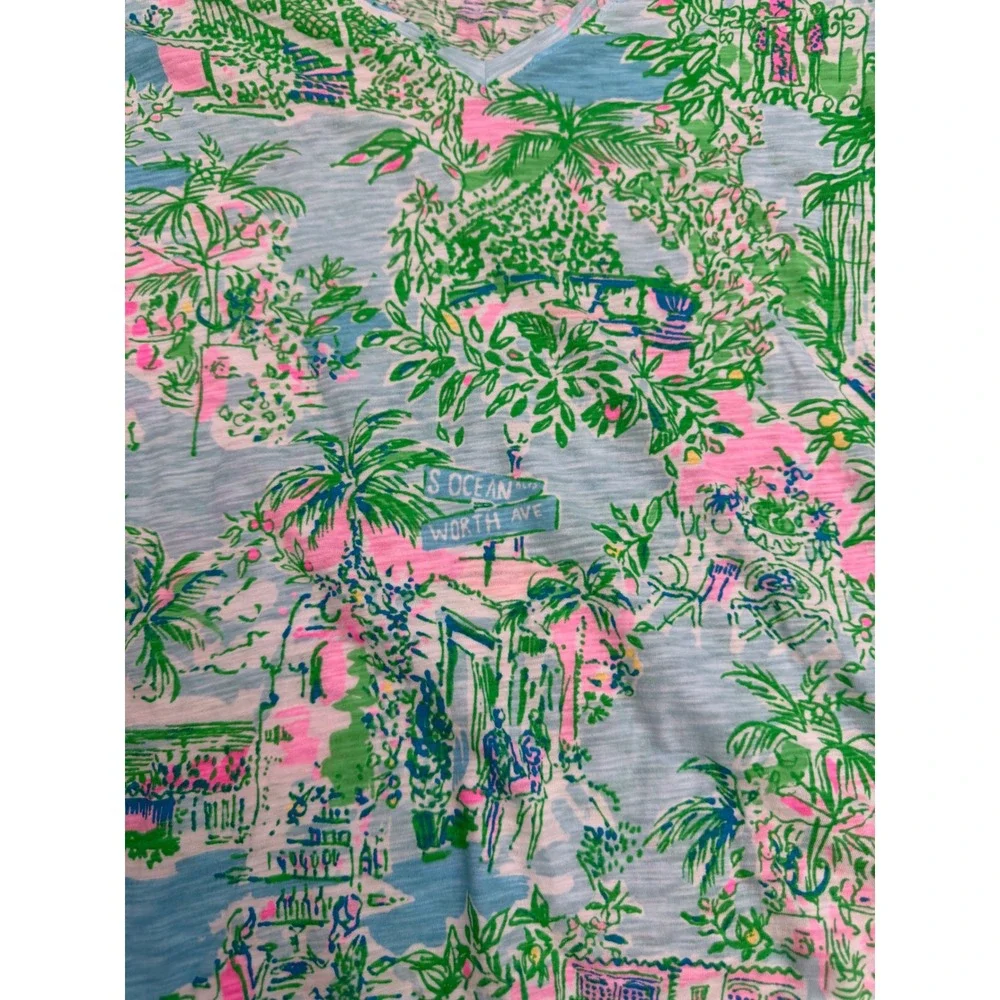 Lilly Pulitzer Etta V-Neck Tee Ocean Worth Ave Scenic Print Green Pink L preppy
